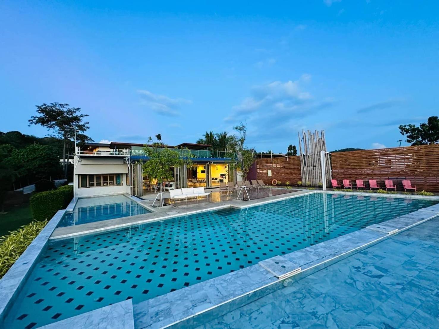 Ban Tha Khreng Charcoal Panwa Beach Phuket מראה חיצוני תמונה