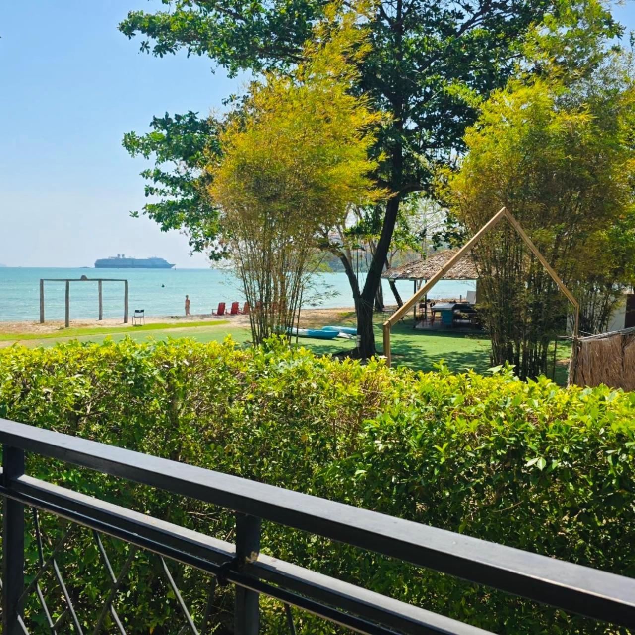 Ban Tha Khreng Charcoal Panwa Beach Phuket מראה חיצוני תמונה