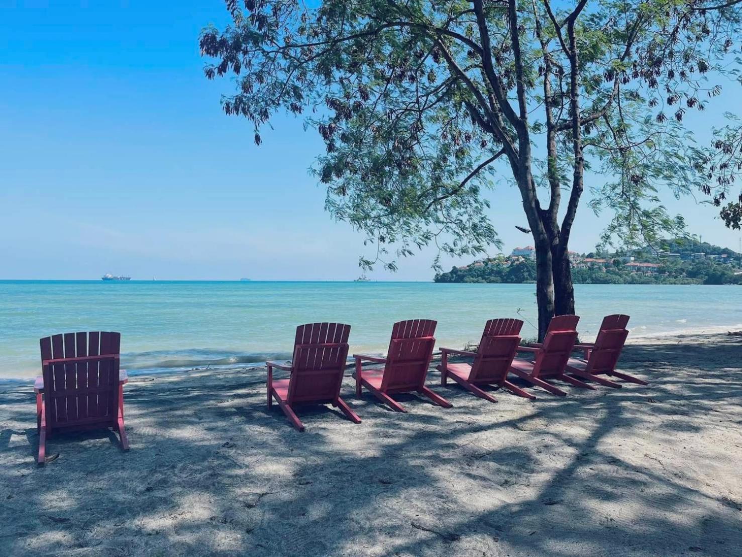 Ban Tha Khreng Charcoal Panwa Beach Phuket מראה חיצוני תמונה